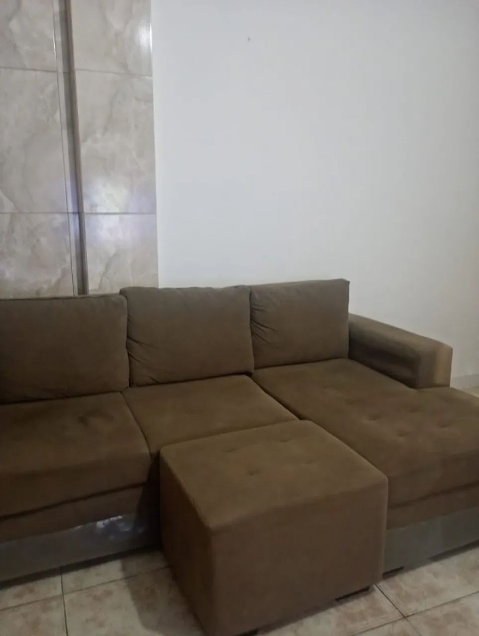 Sofá três lugares com Puff - Foto 3