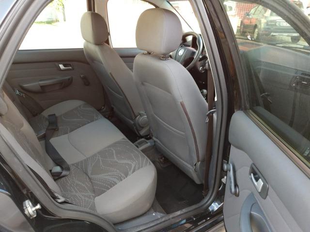 Fiat Siena EL 1.4 2015 4P | Completo | De Único Dono | Emplacamento só daqui a 12 meses - Foto 9