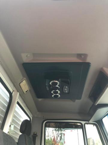 MB 710 Baú 2000 - Foto 7