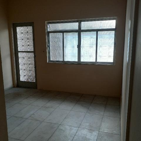 Apartamento 01 Quarto, Sala, Estacionamento em Irajá - Próximo ao Mundial de Irajá