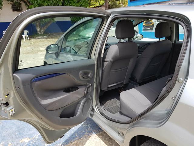 Fiat Punto 1.4 Itália 2013 - Foto 13