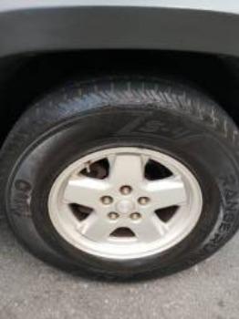 Jeep Cherokee Sport - Foto 10