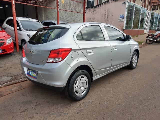 ONIX LT MOTOR 1.0 ANO 2013 - Foto 5