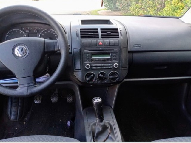 POLO SEDAN 1.6 SEMINOVO