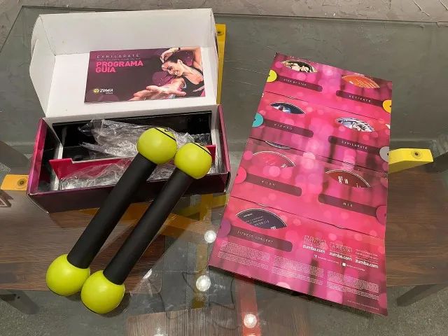 Zumba Fitness Exhilarate Kit Com 7 Dvds Toning Sticks Academia