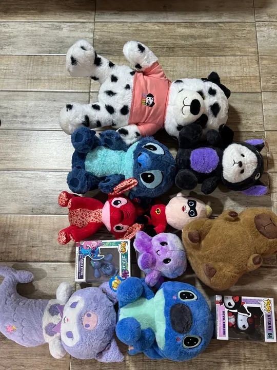 Diversos Pelúcias Stitch e Outros Personagens