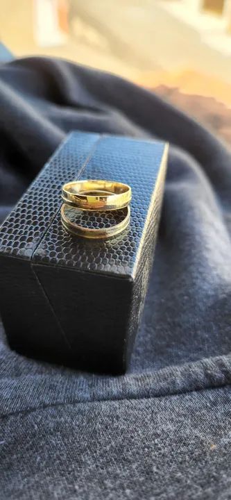 Par Aliança de ouro 18 k 4mm 4 gramas