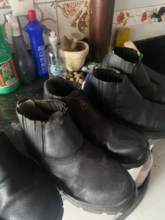 3 botas tamanho 43 - Foto 4