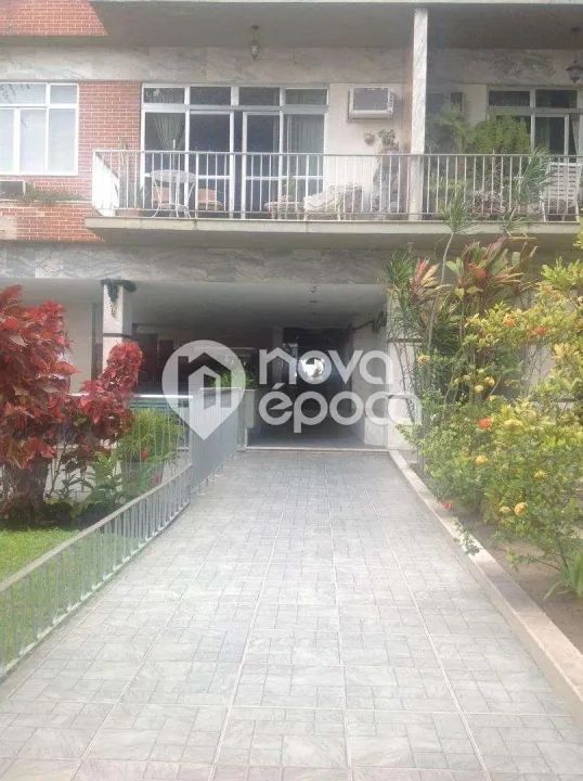 Pitangueiras | Apartamento 3 quartos, sendo 1 suite