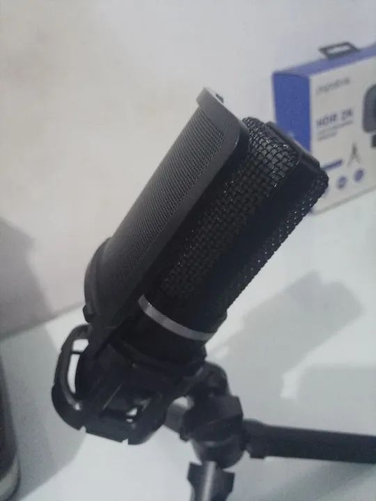 Microfone USB Condensador com Tripé para Streaming e Gravação - Foto 4