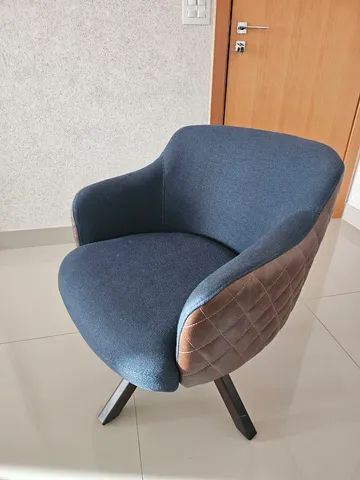 Poltrona giratória Design Couro e Tecido