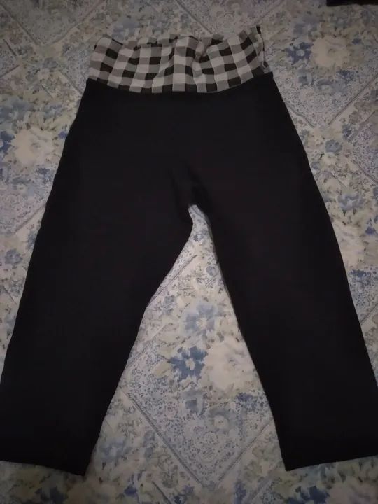 Calça Legging Preta com Cintura em Xadrez