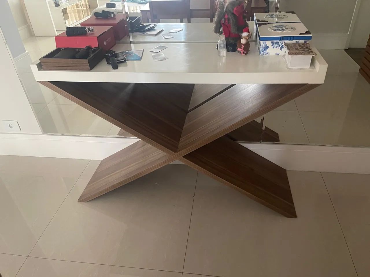 Mesa de Canto em Madeira Aparador com Design Moderno - Foto 3