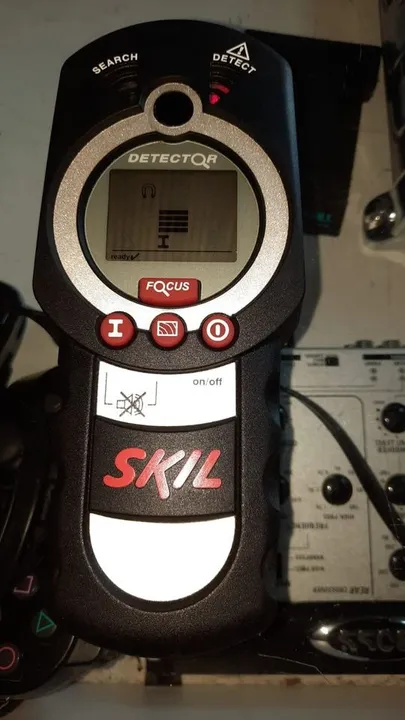 Detector de materiais Skil 550 semi novo funcionando com garantia