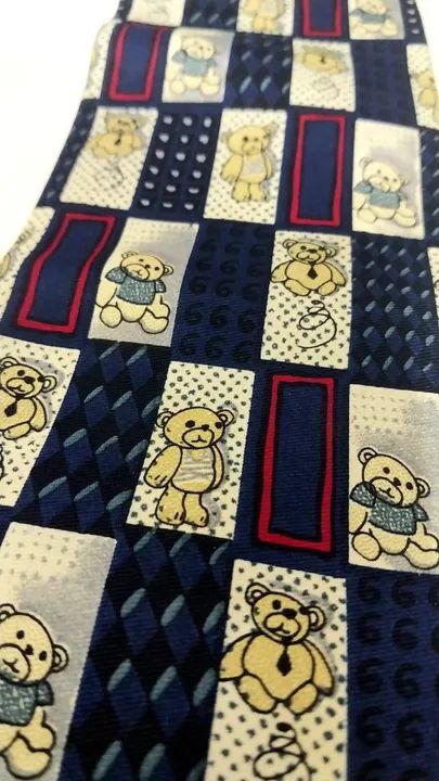 Gravata Vintage em Cetim- marca "City Noble" Made in Korea- desenho Ursinhos e geométricos - Foto 3