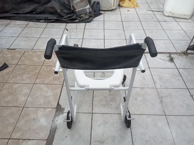 Cadeira de banho obeso reforçada  ortometal  Usada ótimo estado - Foto 3