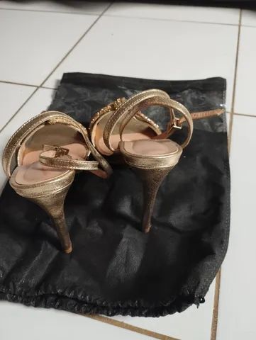 Vende-se sandália - Foto 3