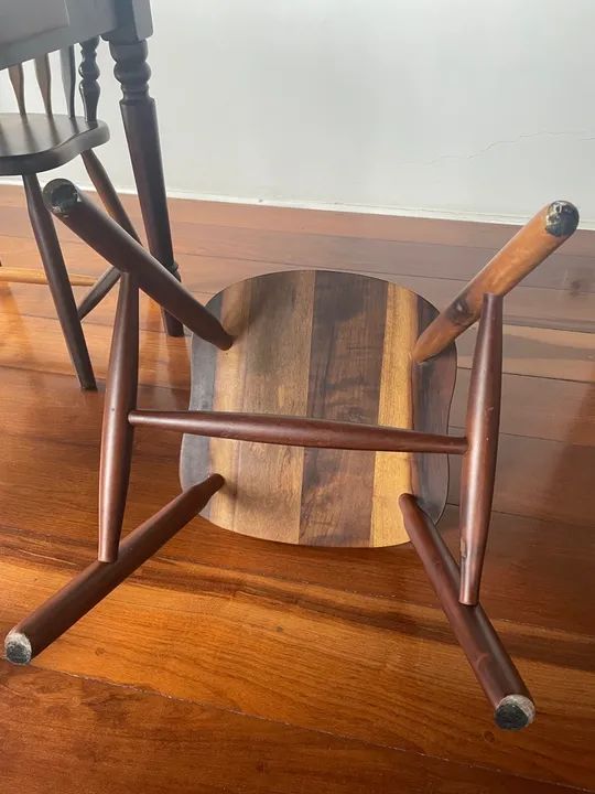 Mesa de madeira maciça com gaveta - Foto 2