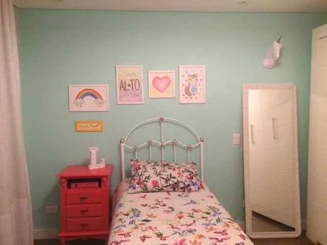 Quarto menina