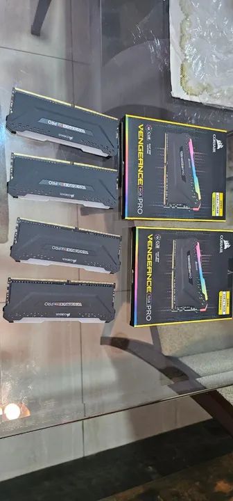 Memória Corsair Vengeance RGB Pro 32GB (4x 8GB)