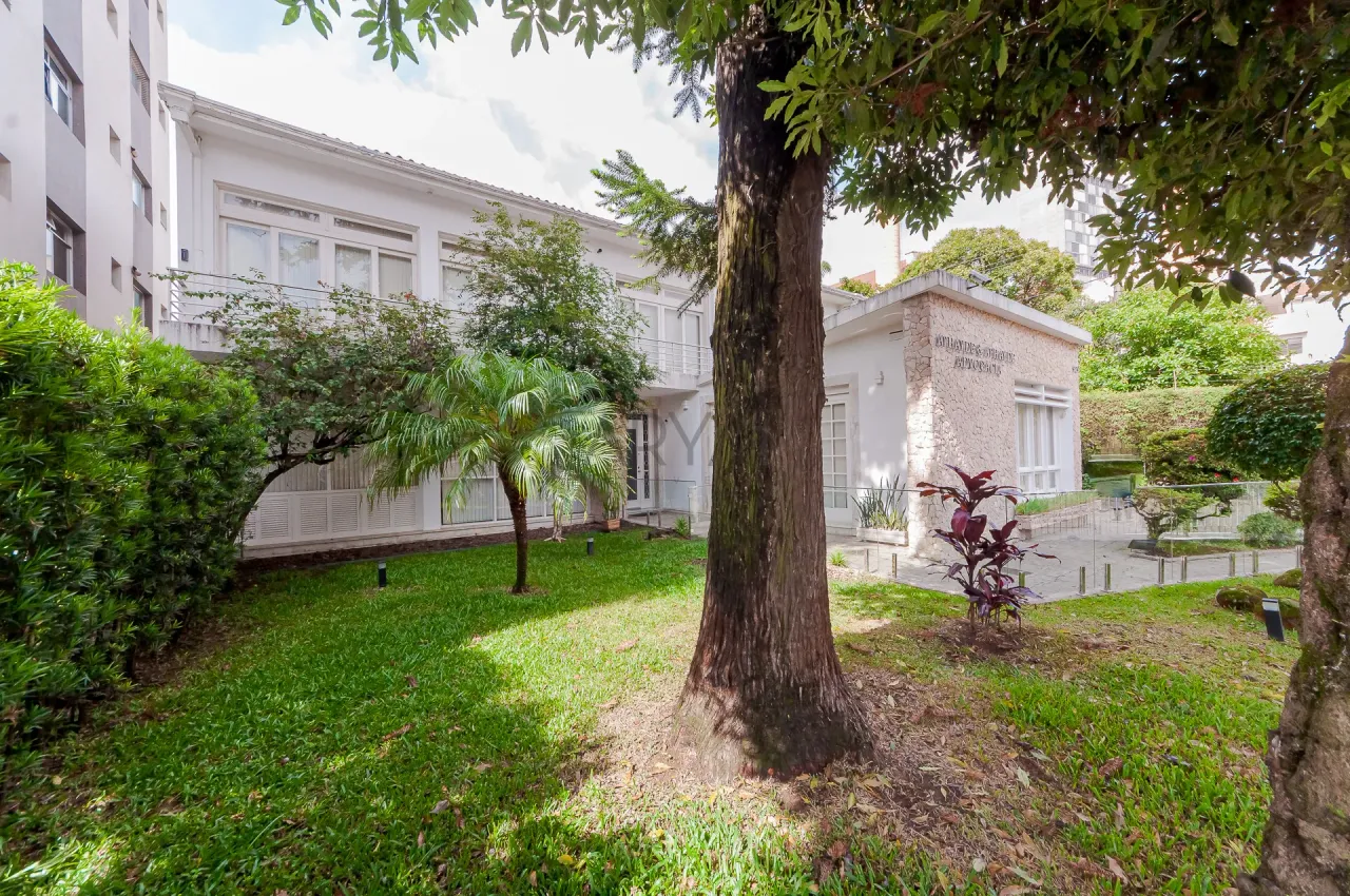 Casa comercial à venda no Mercês ARYA1