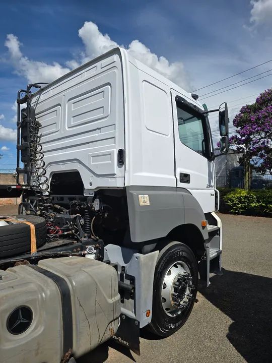 MB 2544 ano 2011 6x2 premium - Foto 14