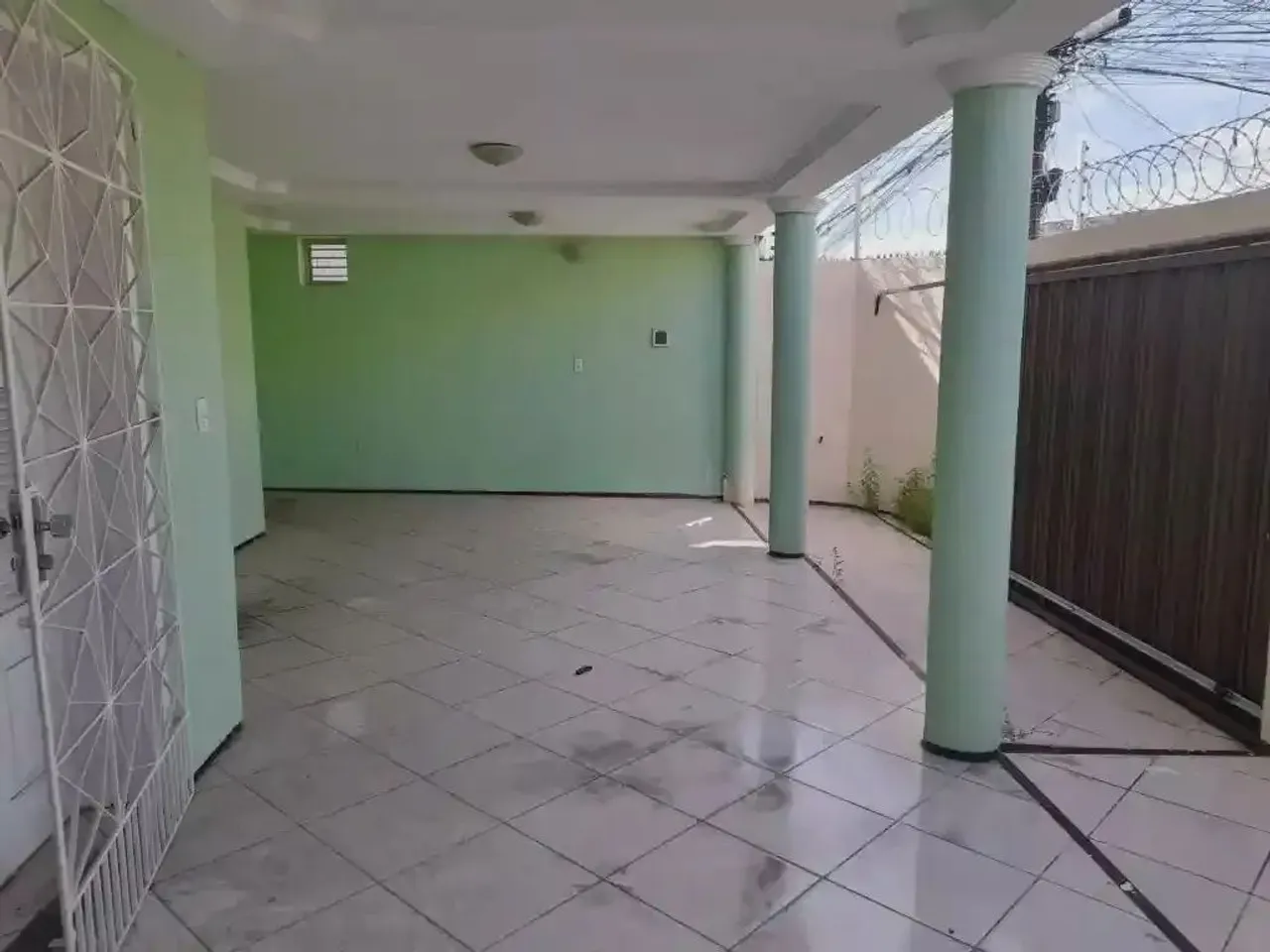 Casa duplex no Montese 339m2 04 quartos 03 suites 03 vagas