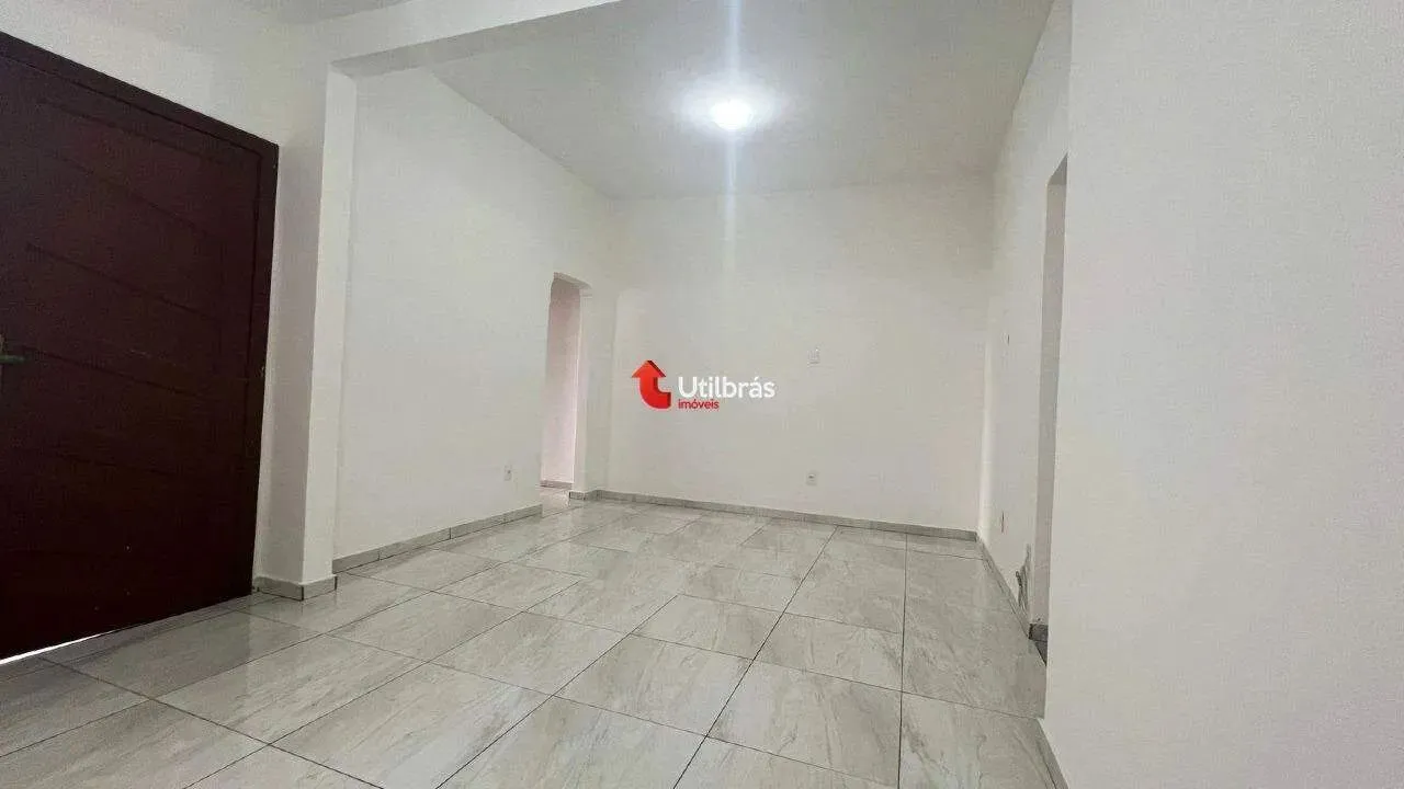 Casa para aluguel, 3 quartos, 1 vaga, Sagrada Família - Belo Horizonte/MG