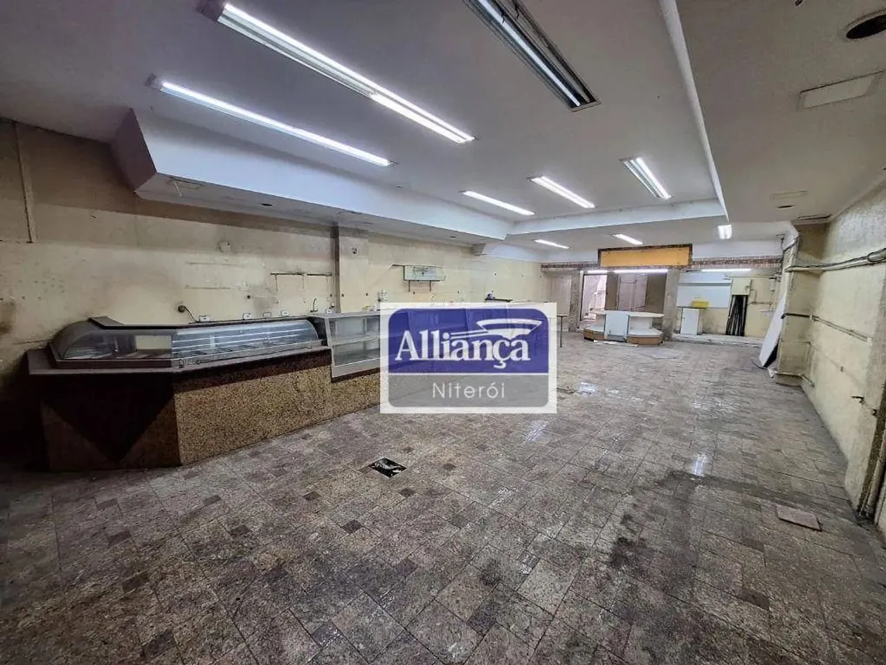 Loja para alugar, 300 m² por R$ 8.570,00/mês - Santa Rosa - Niterói/RJ