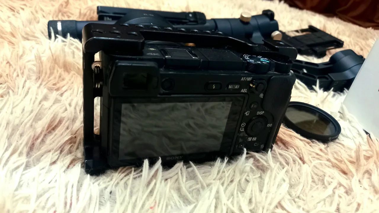 Camera sony a6300 e lente 20mm 2.8, filtro nd e bateria é gimbal - Foto 2