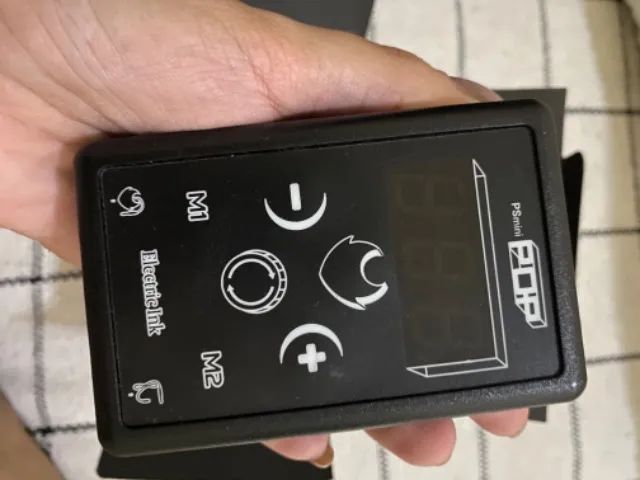 Fonte Electric Ink