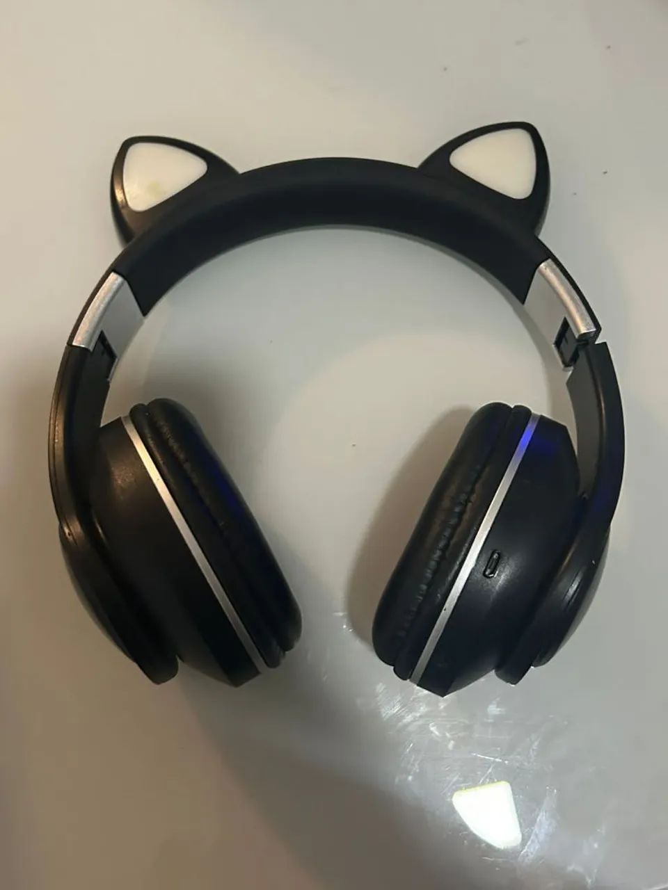Fones de Ouvido com Design de Gatinho