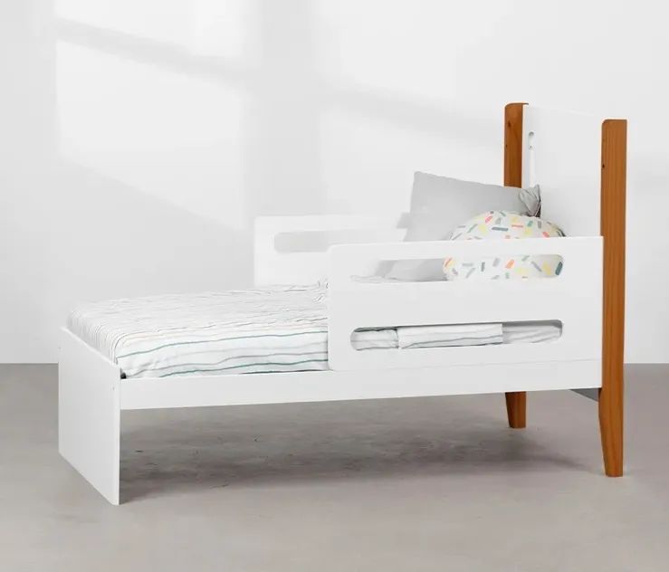 Berço evolutivo 3 em 1 de madeira branco com detalhes em madeira natural - Foto 4