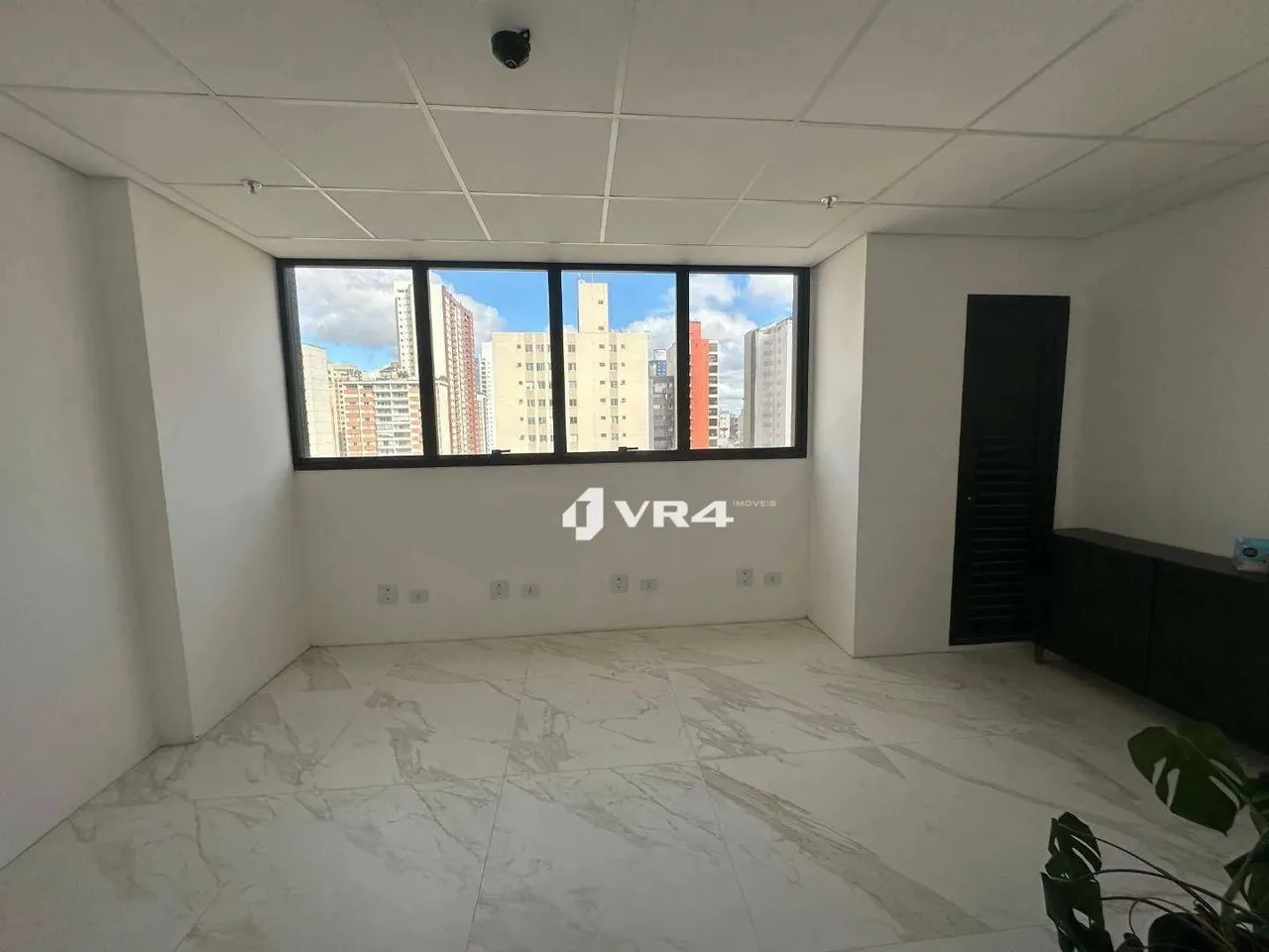 Sala para alugar, 32 m² por R$ 1.390/mês - Centro - Curitiba/PR
