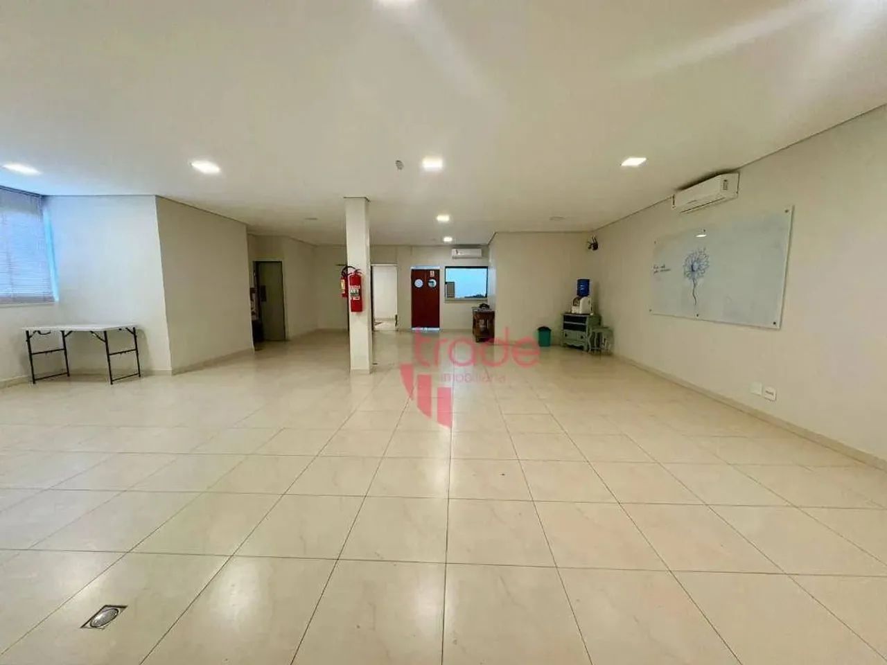Salão Comercial Amplo para Locação no Bairro Nova Ribeirânia em Ribeirão Preto com 01 Sala - Foto 2