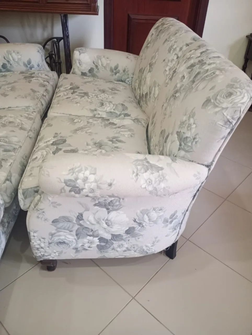 Conjunto de sofás antigo assentos em mola  - Foto 3