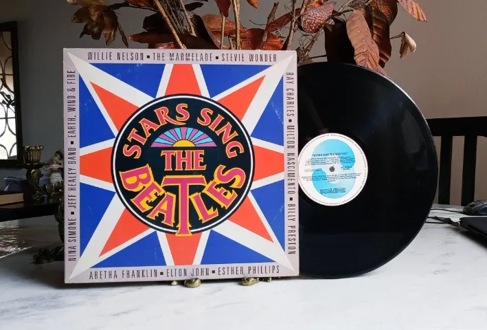 LP/Vinil - Stars Sing The Beatles (1994) Elton John/Stevie Wonder/Billy Preston/Milton Nas