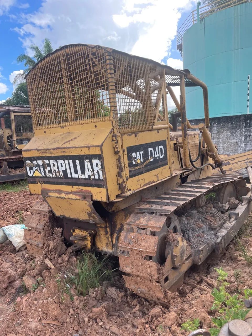 Trator de Esteira Caterpillar D4D - Foto 4