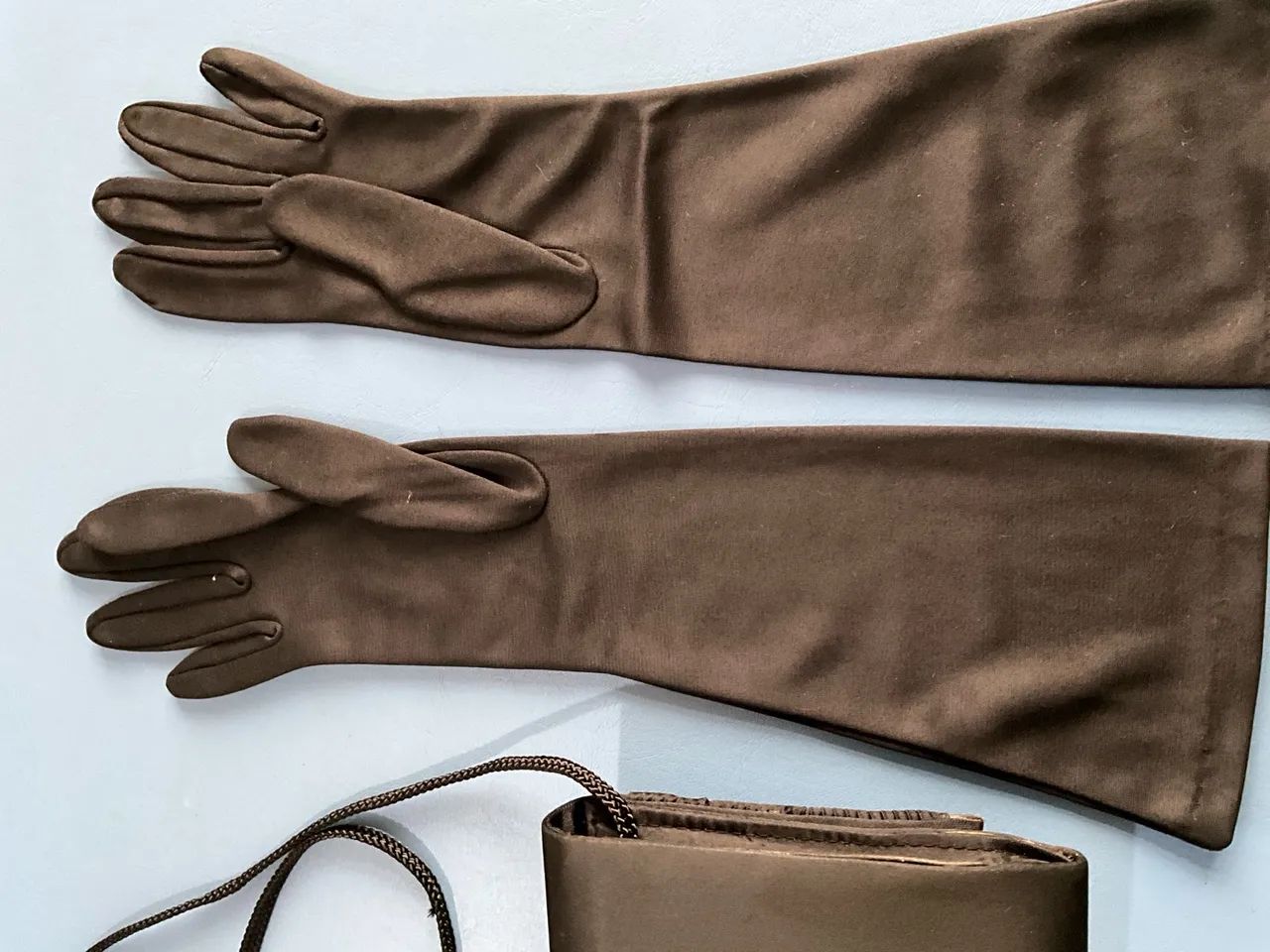 Bolsa de mão e luvas elegantes - Foto 6