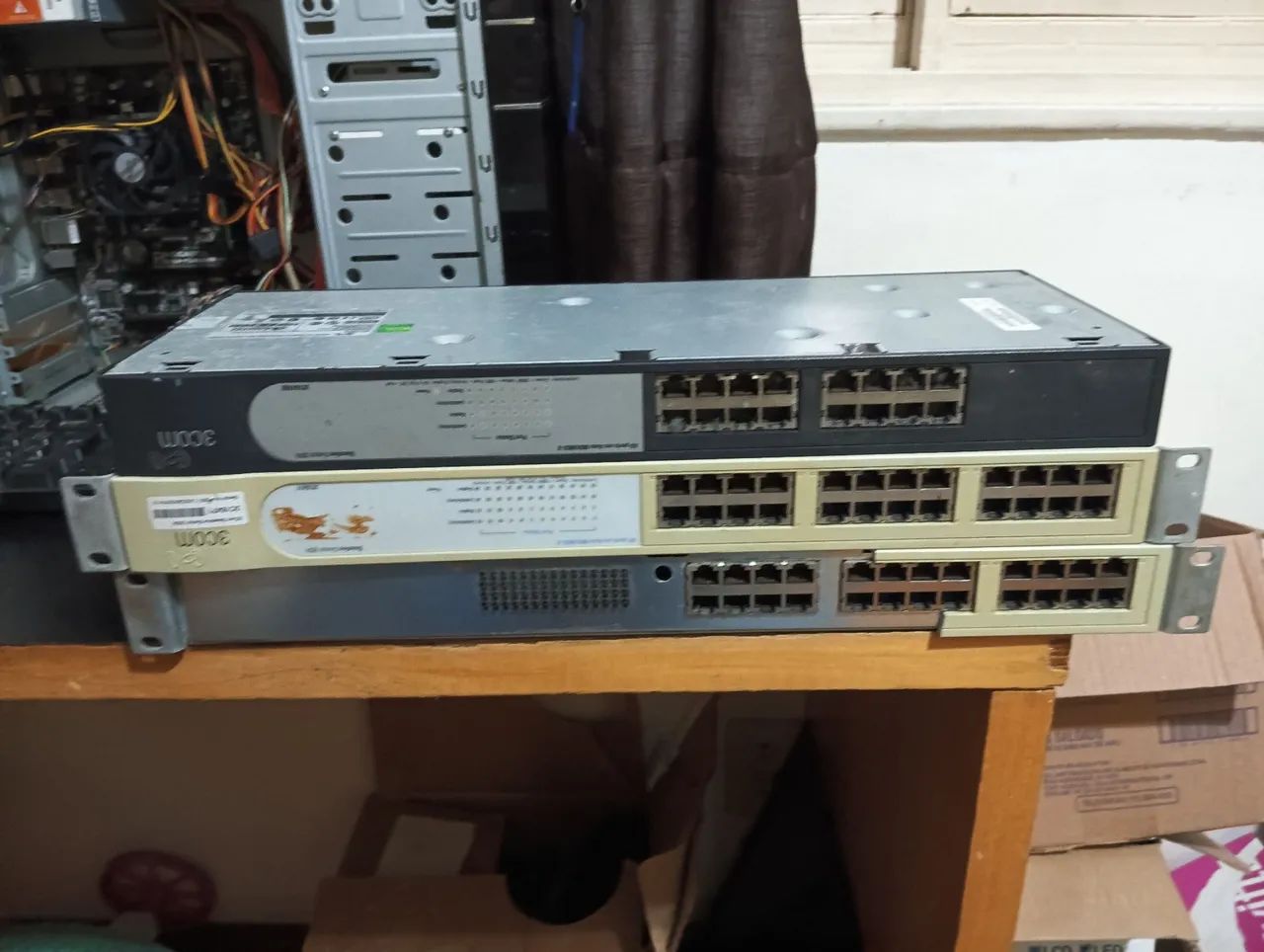 3 switches 3com, um 16p e dois 24p /10/100
