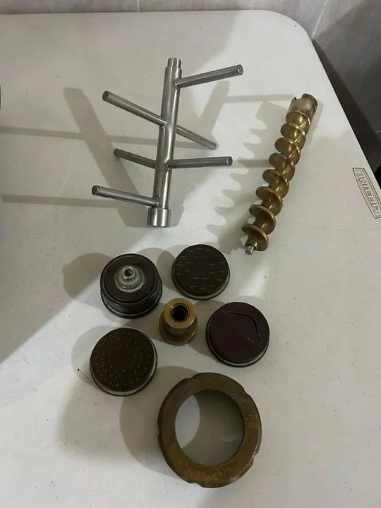 Pastaia 2 com 4 trefilas Conchiglione, Talharim, Espaguete e Lasanha. Tudo funcionando - Foto 4