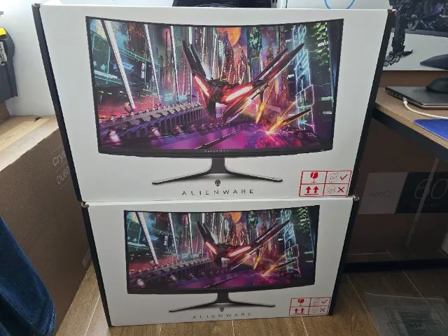 Monitor gamer Alienware 32 4K QD-OLED - AW3225QF - Lacrado