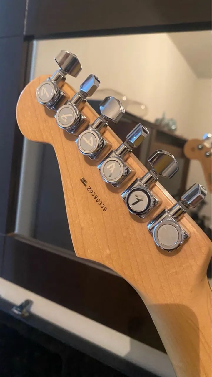 Guitarra Fender American Standard Stratocaster - Foto 2