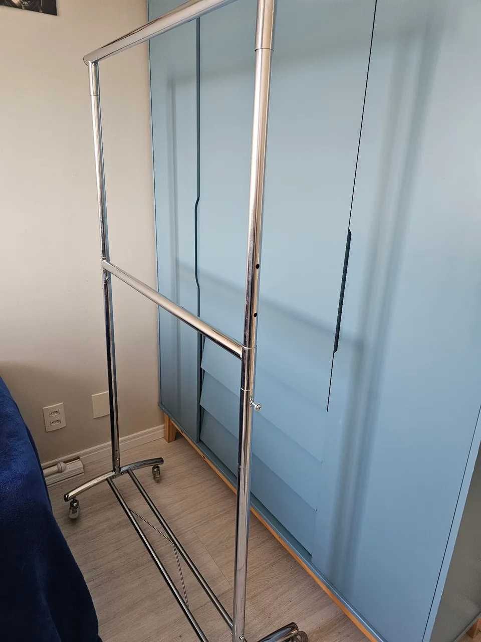 Arara de Roupas Cromada - Organização e Praticidade