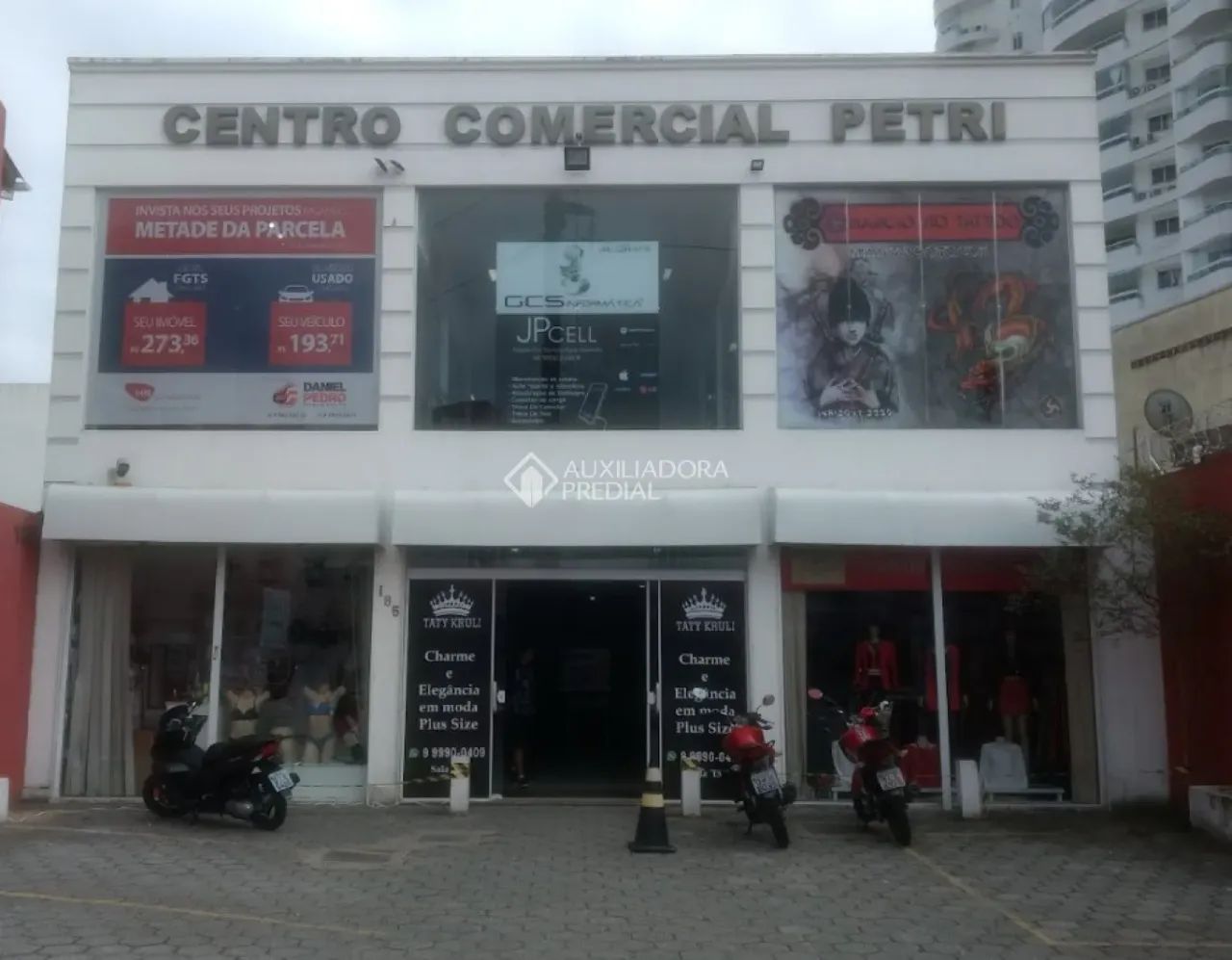Centro Comercial com 48 Salas alugadas