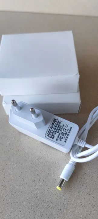 Fonte Carregador DC 12V 1A para Câmera, Monitor, Roteador etc