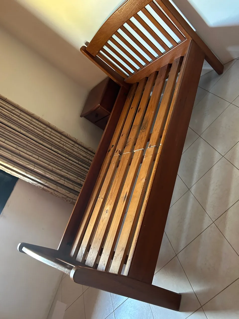 Cama de Madeira maciça  em excelente estado 