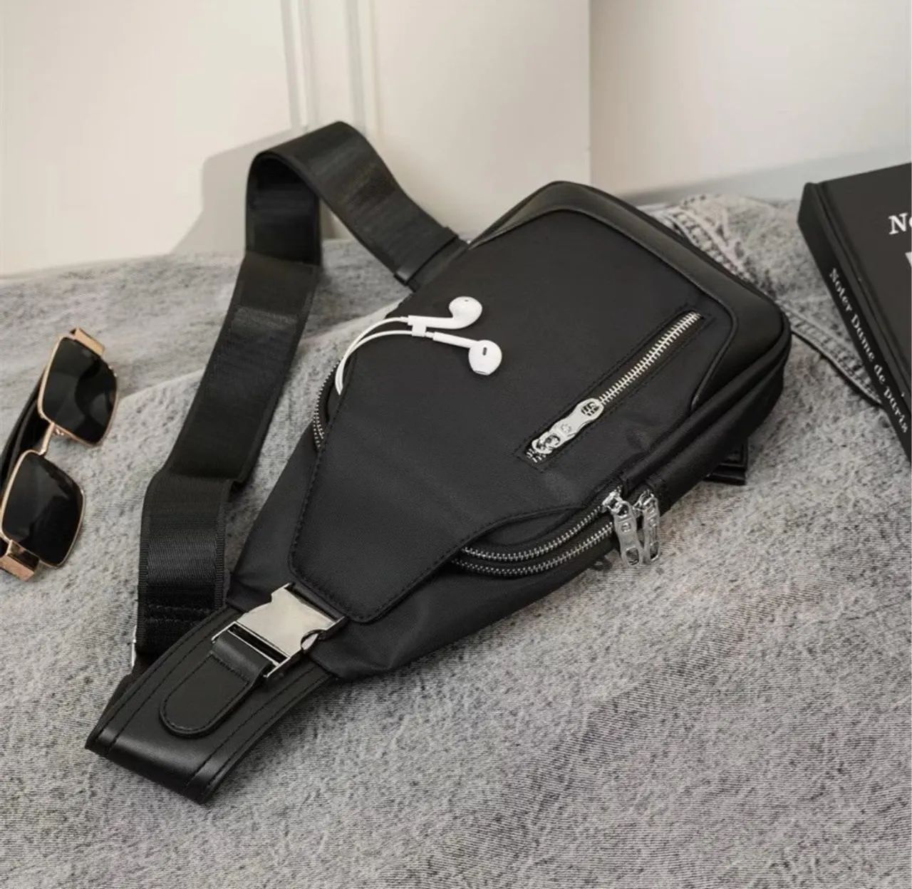 Mochila Sling Cinza - USB, Impermeável, Moderna - Foto 5