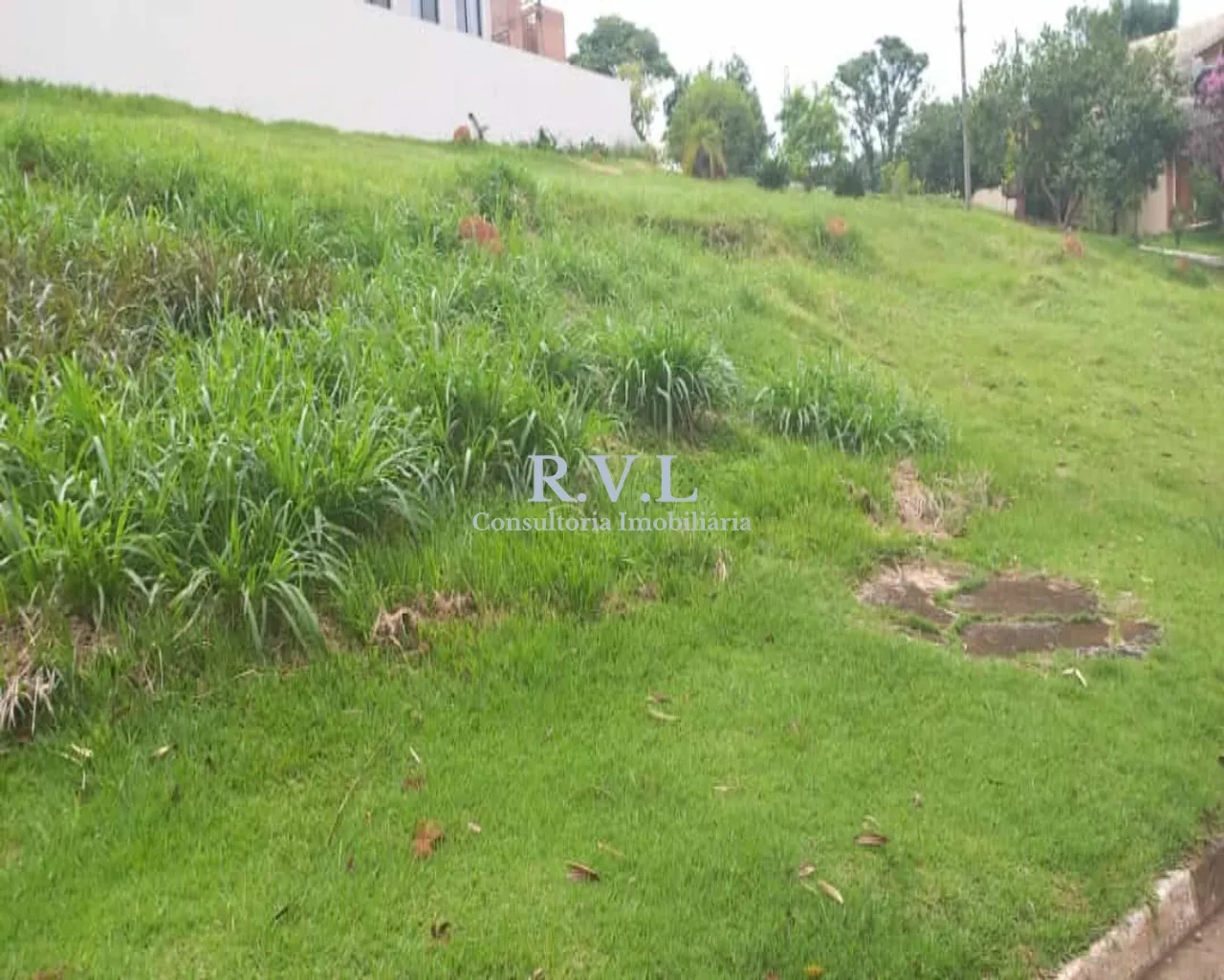 Excelente terreno em condomínio fechado em Atibaia-SP.