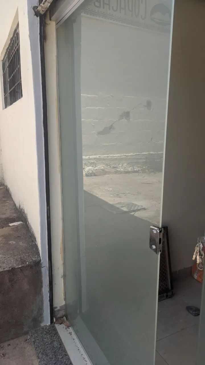 Porta de vidro temperado adesivo fosco - Foto 4